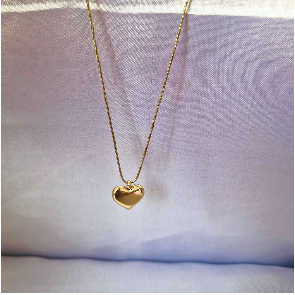 mini-gold-heart-pendant