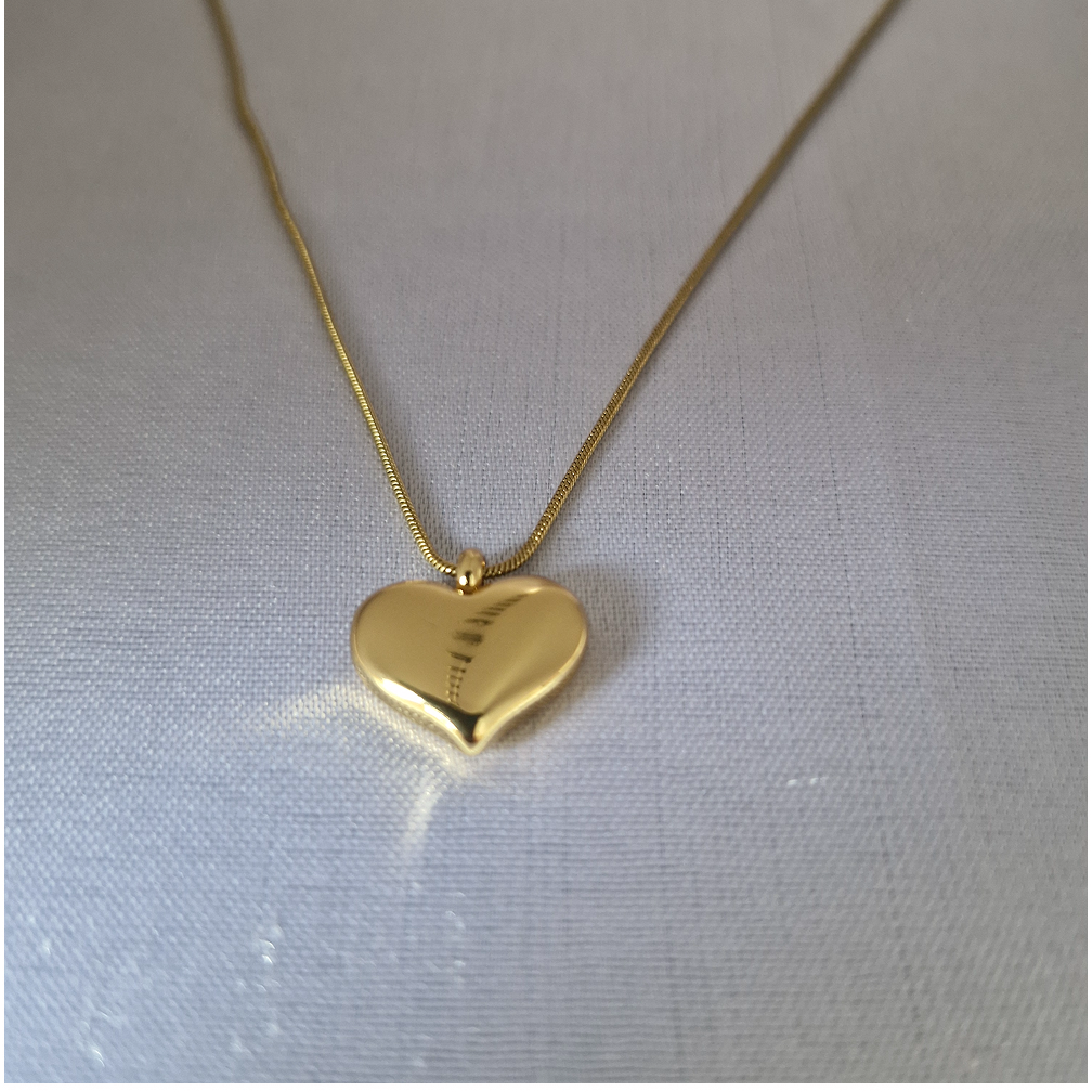 mini-gold-heart-pendant