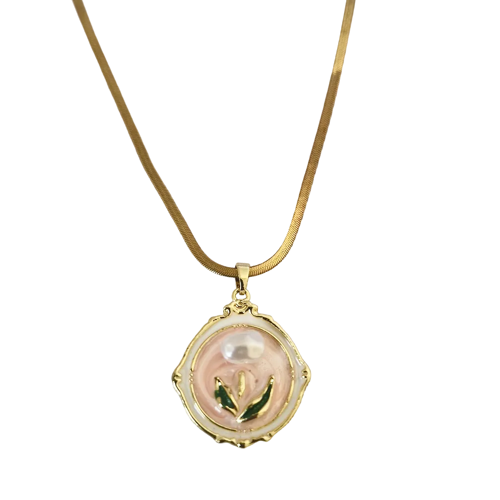 white-pearl-necklace