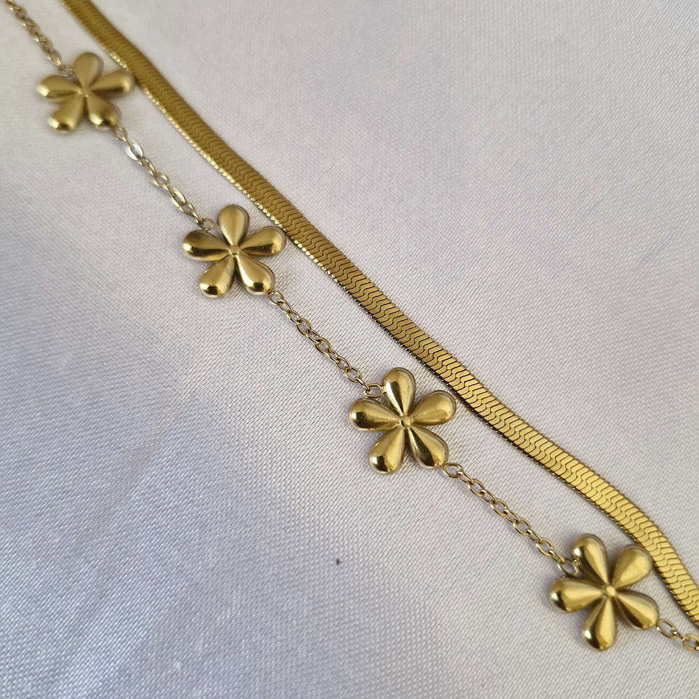 flower-garland-bracelet