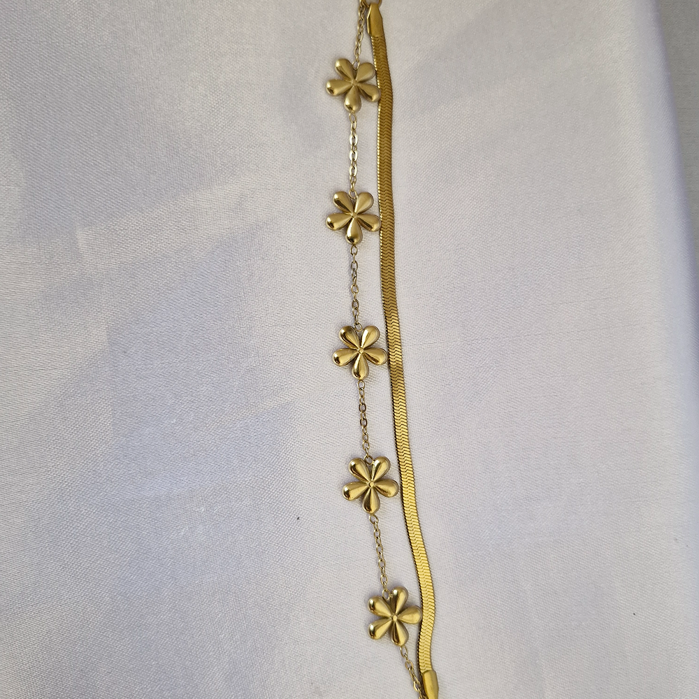 flower-garland-bracelet