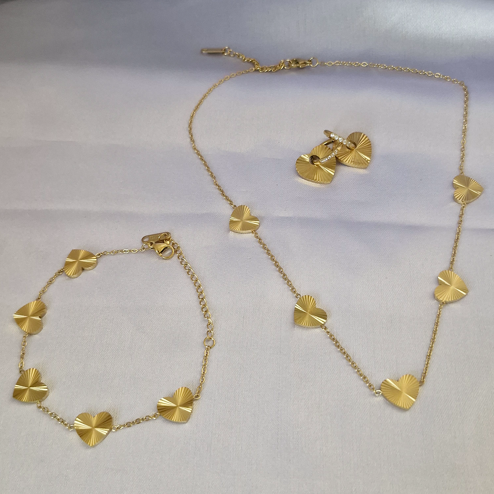 multiple-charms-glamorous-essentials